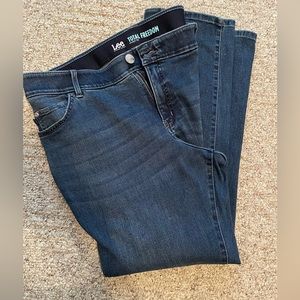 Lee Total Freedom, size 18W medium